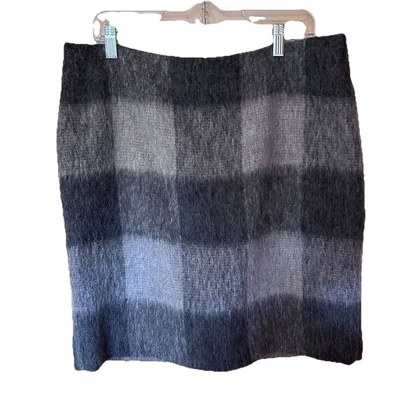 TALBOTS Women’s Gray Buffalo Plaid Wool Blend Preppy Pencil Skirt Sz. 14P - Picture 1 of 6